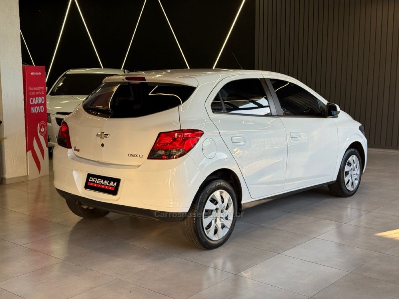 ONIX 1.4 MPFI LT 8V FLEX 4P MANUAL - 2013 - DOIS IRMãOS