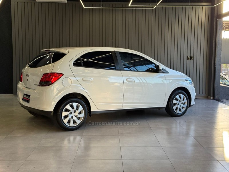 ONIX 1.4 MPFI LT 8V FLEX 4P MANUAL - 2013 - DOIS IRMãOS