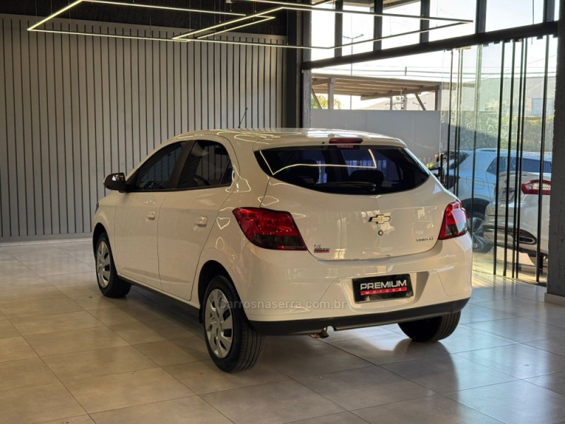 ONIX 1.4 MPFI LT 8V FLEX 4P MANUAL - 2013 - DOIS IRMãOS