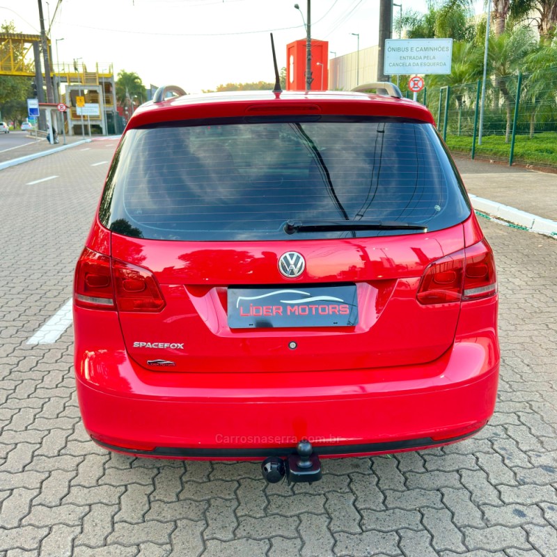 SPACEFOX 1.6 MI TREND 8V FLEX 4P MANUAL - 2011 - ESTâNCIA VELHA