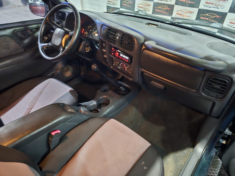 BLAZER 2.4 MPFI 4X2 8V GASOLINA 4P MANUAL - 2001 - CAXIAS DO SUL