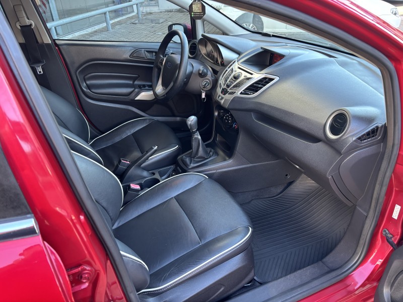 FIESTA 1.6 SE HATCH 16V FLEX 4P MANUAL - 2012 - CAXIAS DO SUL