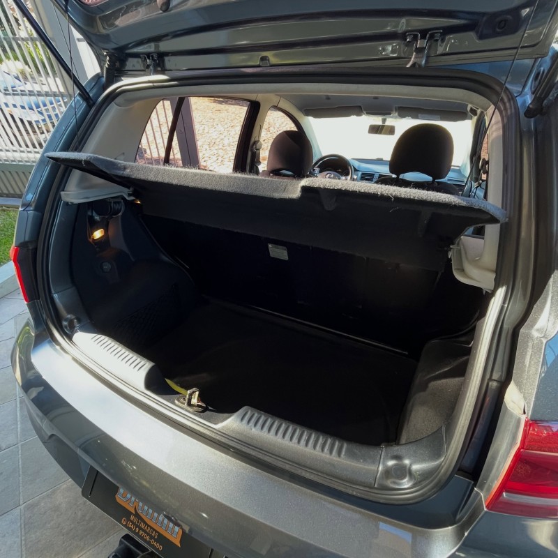 FOX 1.0 MPI COMFORTLINE 12V FLEX 4P MANUAL - 2016 - NOVA PETRóPOLIS