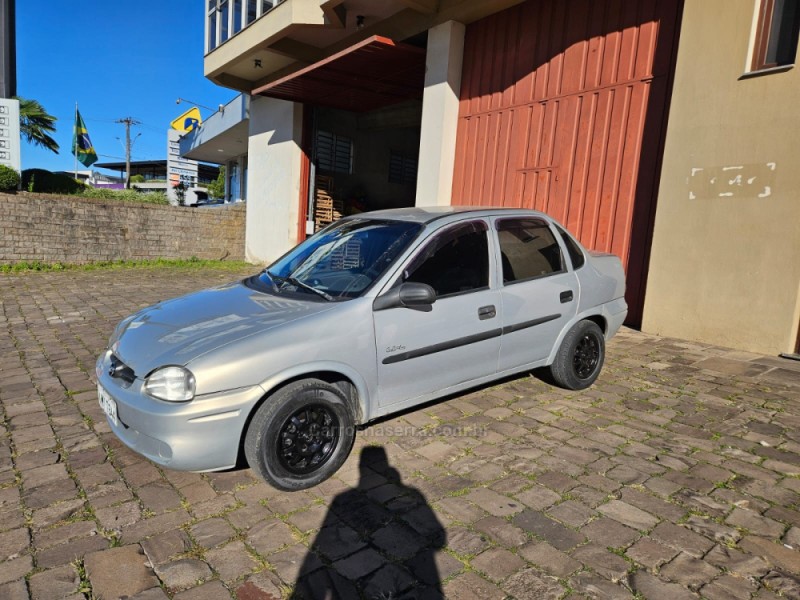 CLASSIC 1.0 MPFI LIFE 8V GASOLINA 4P MANUAL - 2005 - VERANóPOLIS