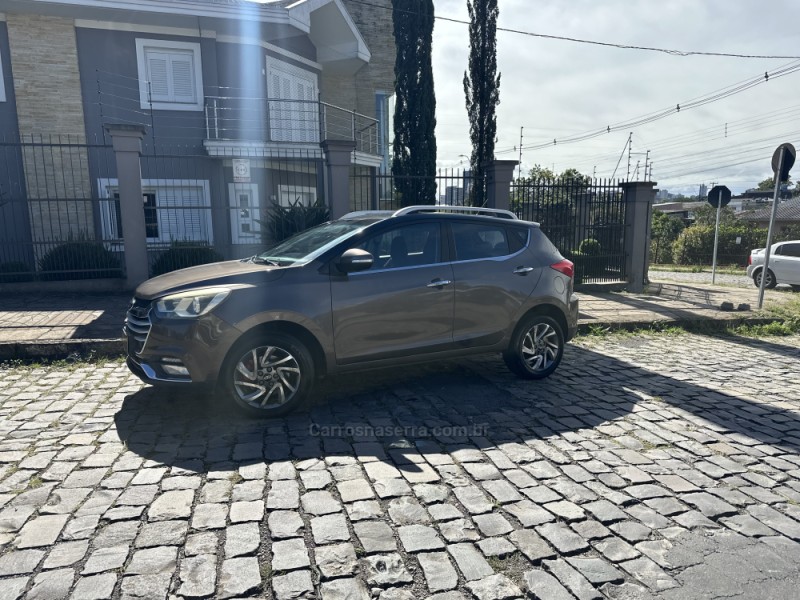 T40 1.5 16V JETFLEX 4P MANUAL - 2018 - CAXIAS DO SUL