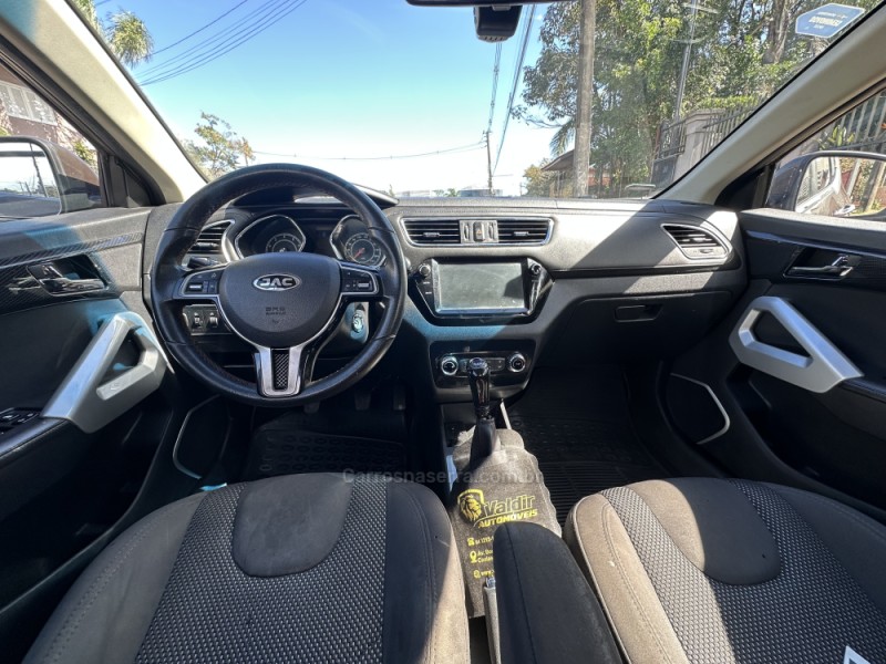 T40 1.5 16V JETFLEX 4P MANUAL - 2018 - CAXIAS DO SUL