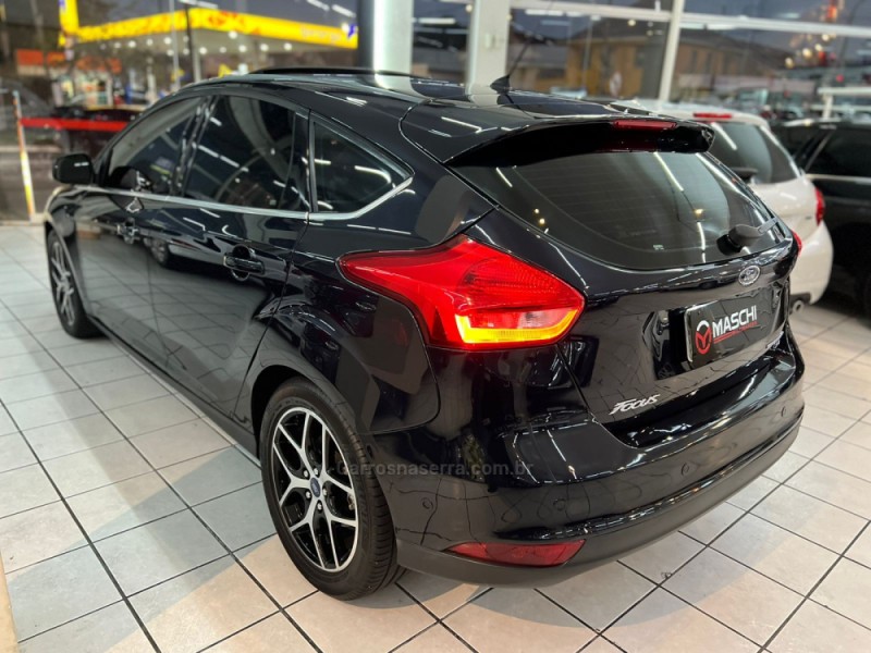 FOCUS 2.0 TITANIUM PLUS 16V FLEX 4P AUTOMÁTICO - 2016 - CAXIAS DO SUL