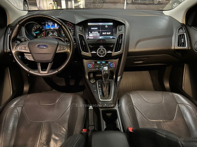 FOCUS 2.0 TITANIUM PLUS 16V FLEX 4P AUTOMÁTICO - 2016 - CAXIAS DO SUL