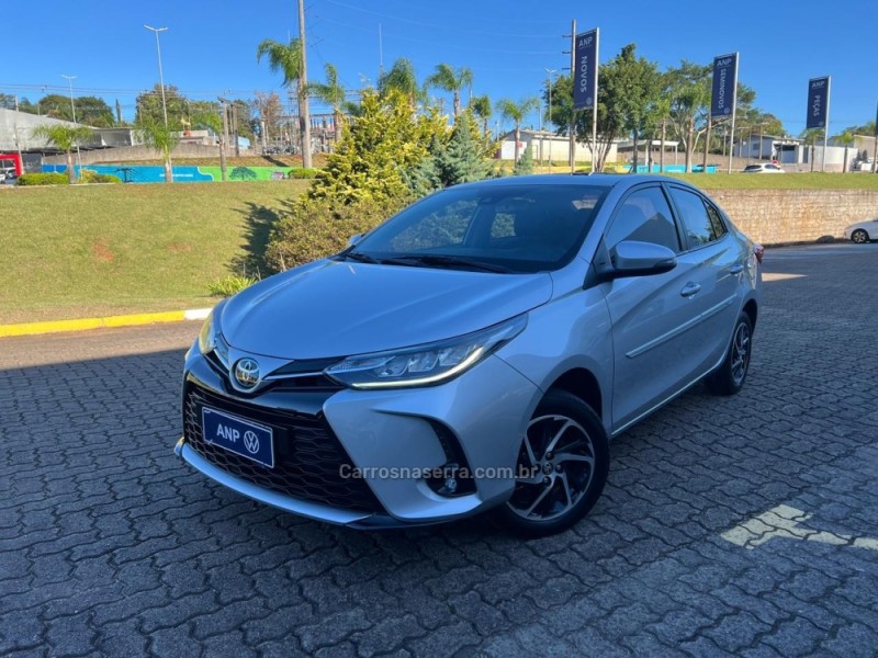 yaris 1.5 xls sedan 16v flex 4p automatico 2023 nova petropolis