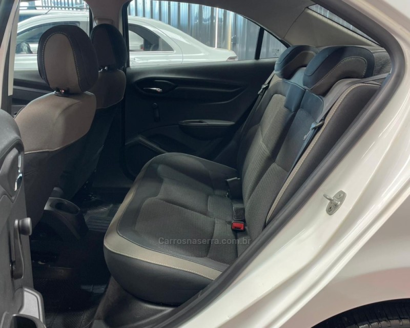 PRISMA 1.0 MPFI LT 8V FLEX 4P MANUAL - 2014 - VACARIA
