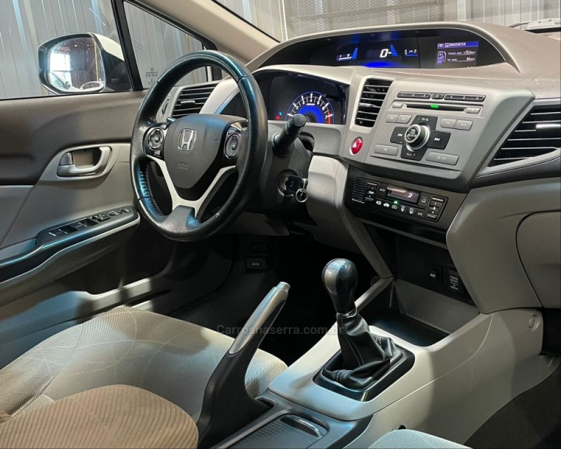CIVIC 1.8 LXS 16V FLEX 4P MANUAL - 2014 - VACARIA