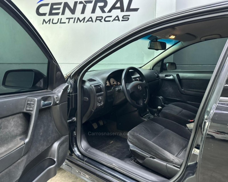 ASTRA 2.0 MPFI ADVANTAGE 8V FLEX 2P MANUAL - 2011 - VACARIA