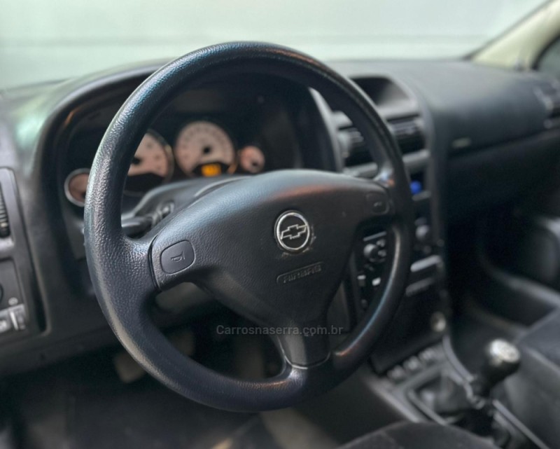 ASTRA 2.0 MPFI ADVANTAGE 8V FLEX 2P MANUAL - 2011 - VACARIA