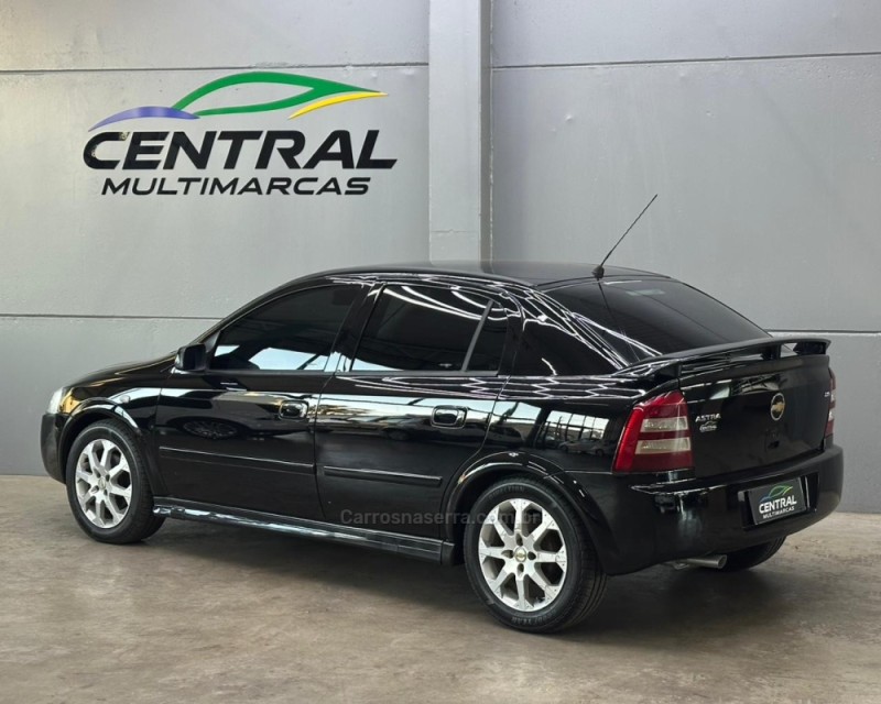 ASTRA 2.0 MPFI ADVANTAGE 8V FLEX 2P MANUAL - 2011 - VACARIA