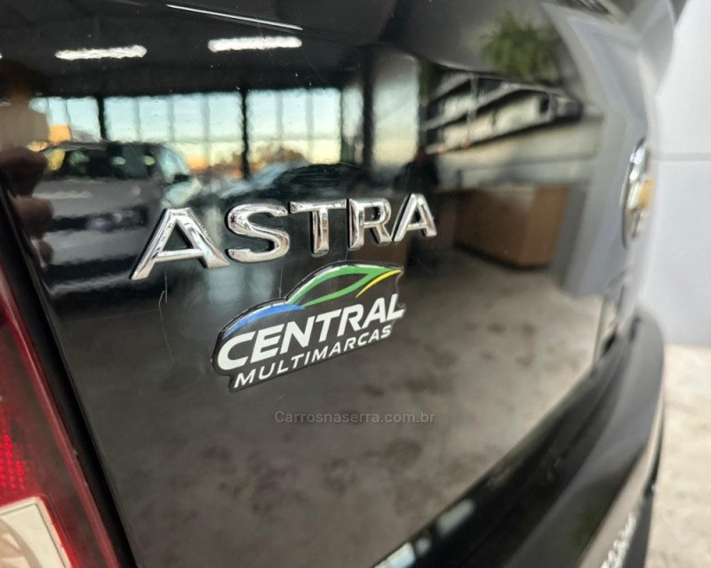 ASTRA 2.0 MPFI ADVANTAGE 8V FLEX 2P MANUAL - 2011 - VACARIA