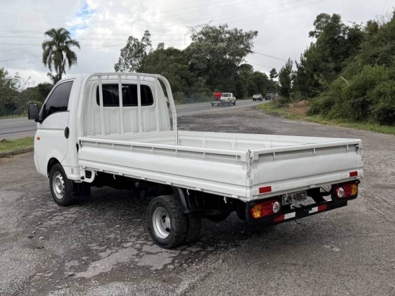 HR 2.5 TCI HD LONGO COM CAÇAMBA 4X2 8V 97CV TURBO INTERCOOLER DIESEL 2P MANUAL - 2009 - CAXIAS DO SUL