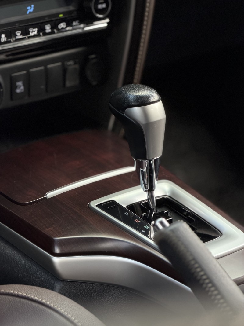 HILUX SW4 2.8 SRX 4X4 7 LUGARES 16V TURBO INTERCOOLER DIESEL 4P AUTOMÁTICO - 2019 - ANTôNIO PRADO