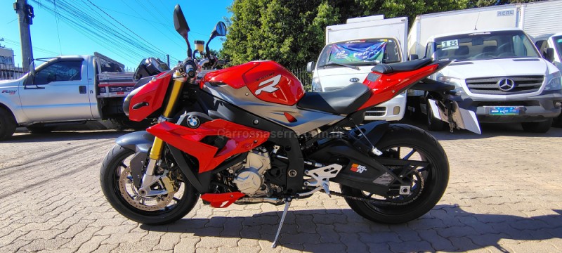 S 1000 R - 2015 - PORTãO