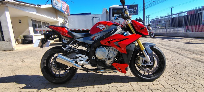 S 1000 R - 2015 - PORTãO
