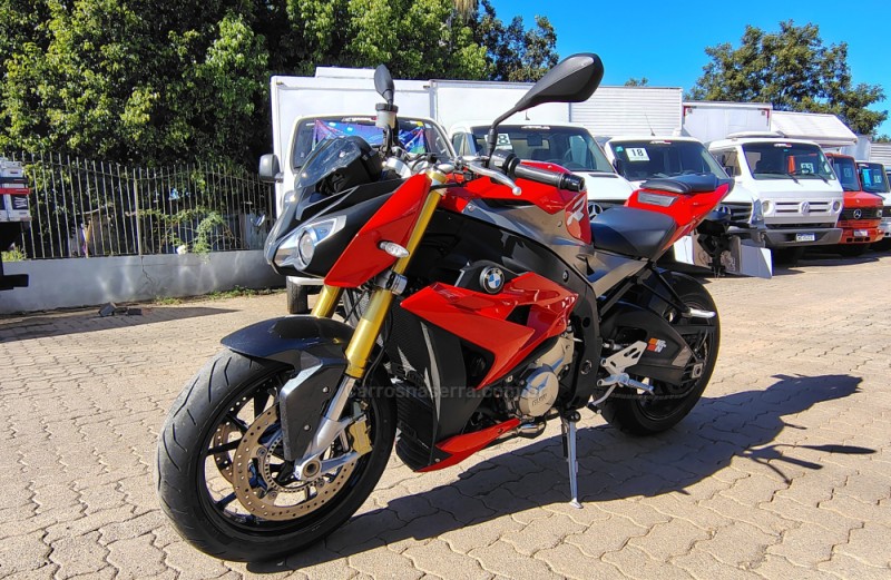 s 1000 r 2015 portao
