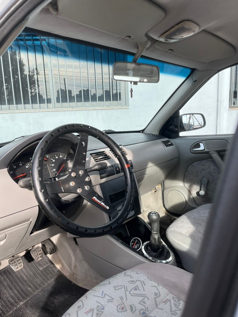 GOL 2.0 MI 8V GASOLINA 4P MANUAL G.III - 2001 - CAXIAS DO SUL