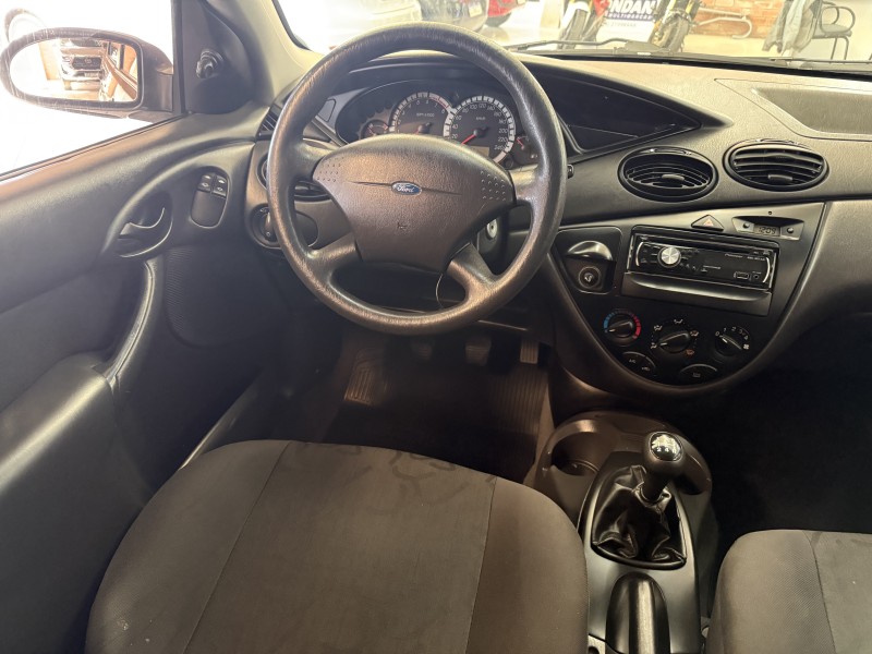 FOCUS 1.6 GL 8V FLEX 4P MANUAL - 2009 - FARROUPILHA