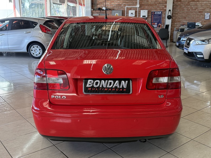 POLO SEDAN 1.6 MI COMFORTLINE 8V FLEX 4P MANUAL - 2005 - FARROUPILHA