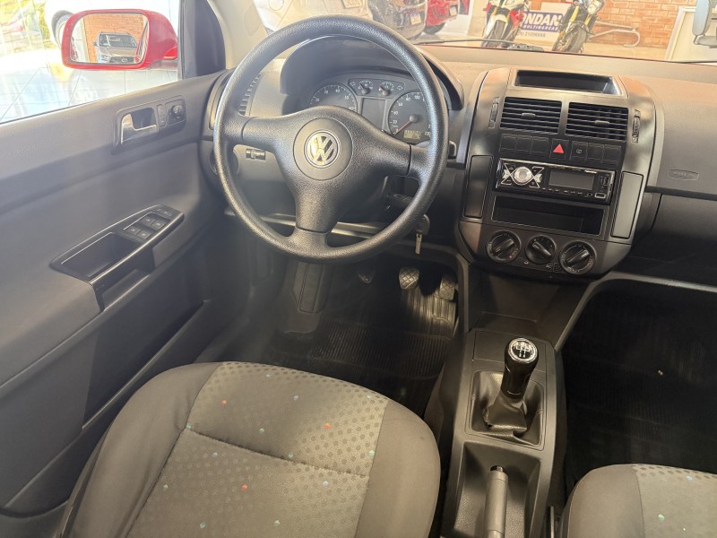 POLO SEDAN 1.6 MI COMFORTLINE 8V FLEX 4P MANUAL - 2005 - FARROUPILHA