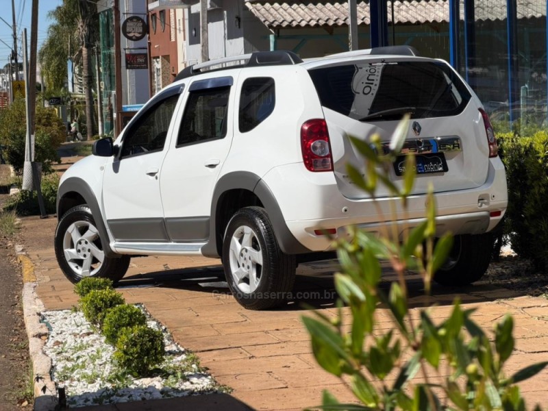 DUSTER 1.6 DYNAMIQUE 4X2 16V FLEX 4P MANUAL - 2013 - LAGOA VERMELHA