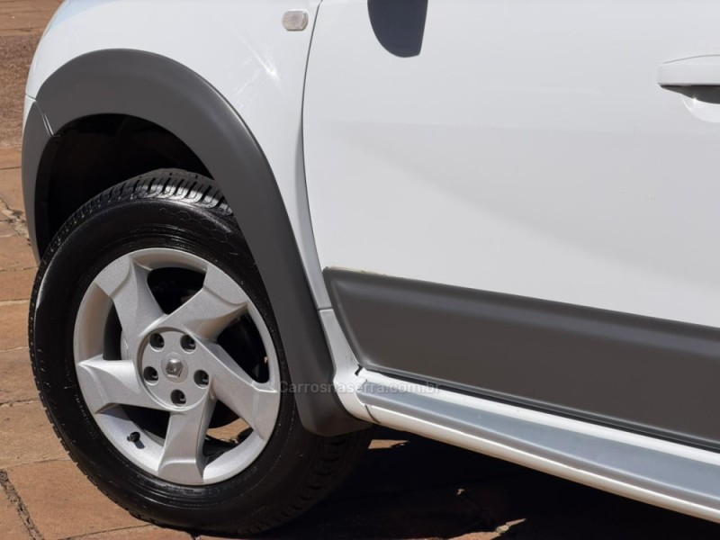 DUSTER 1.6 DYNAMIQUE 4X2 16V FLEX 4P MANUAL - 2013 - LAGOA VERMELHA