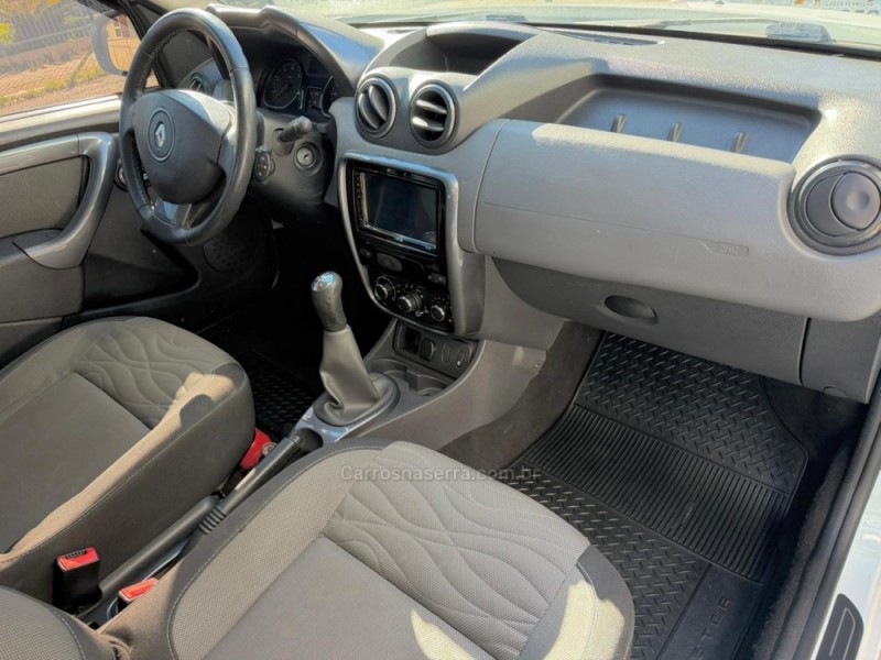 DUSTER 1.6 DYNAMIQUE 4X2 16V FLEX 4P MANUAL - 2013 - LAGOA VERMELHA