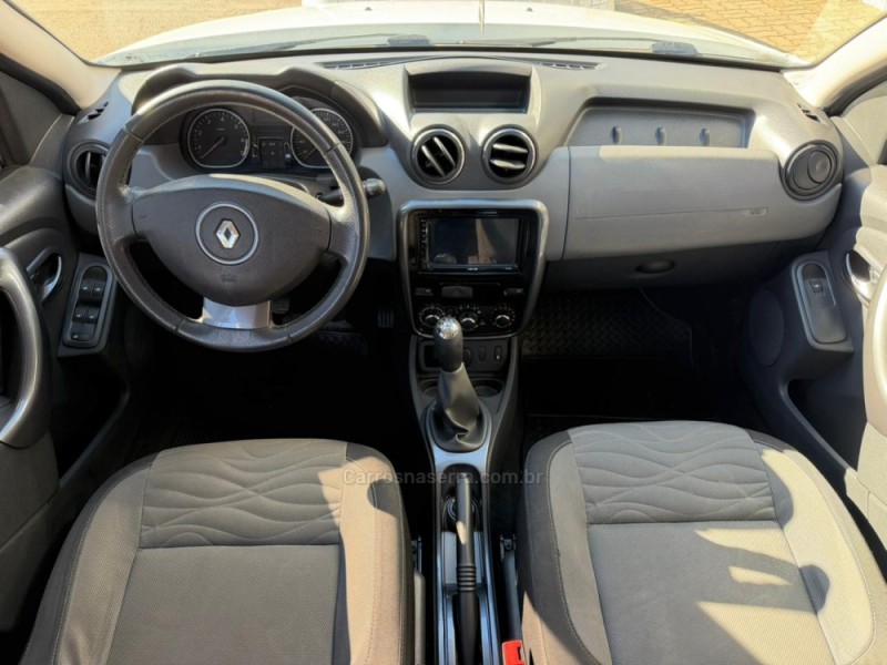 DUSTER 1.6 DYNAMIQUE 4X2 16V FLEX 4P MANUAL - 2013 - LAGOA VERMELHA