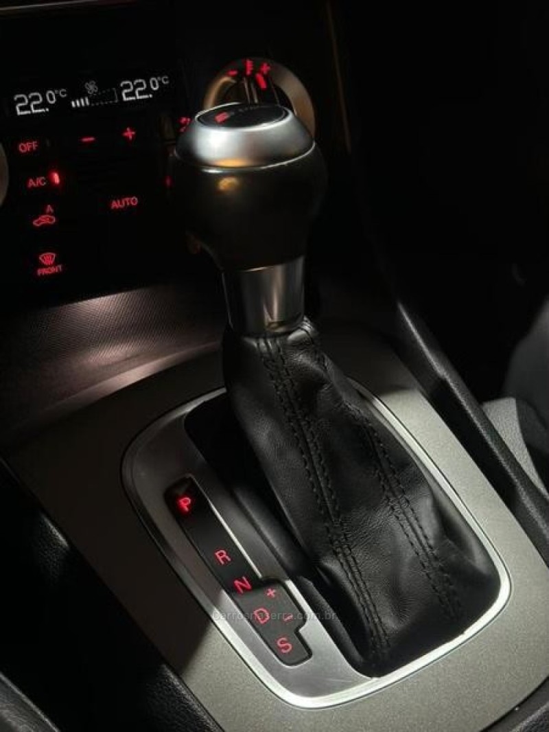 Q3 2.0 TFSI AMBIENTE QUATTRO 4P GASOLINA S TRONIC - 2015 - LAJEADO