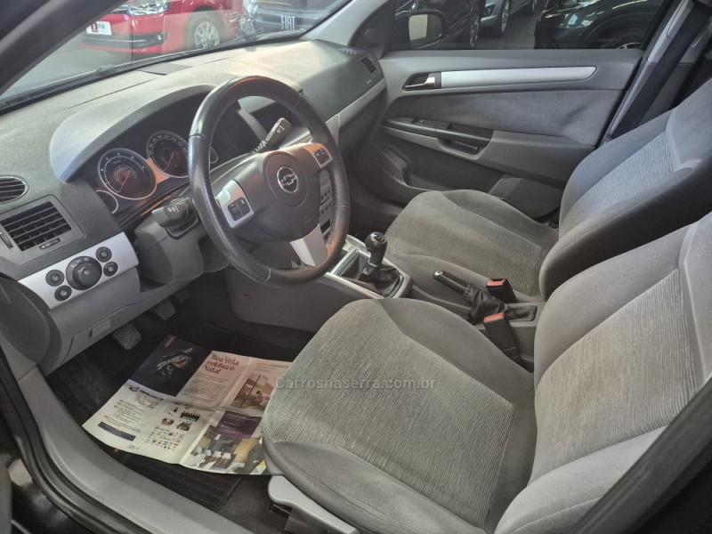 VECTRA 2.0 MPFI ELEGANCE 8V 140CV FLEX 4P MANUAL - 2011 - GARIBALDI