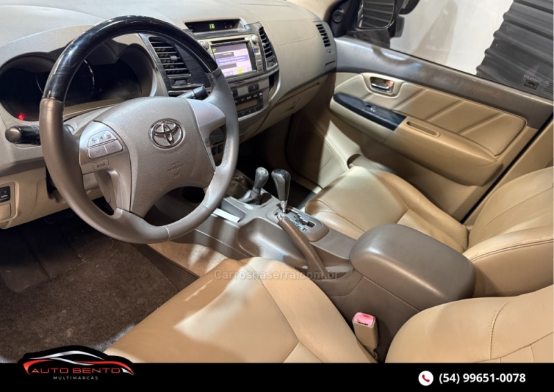 HILUX SW4 3.0 SRV 4X4 7 LUGARES 16V TURBO INTERCOOLER DIESEL 4P AUTOMÁTICO - 2013 - BENTO GONçALVES