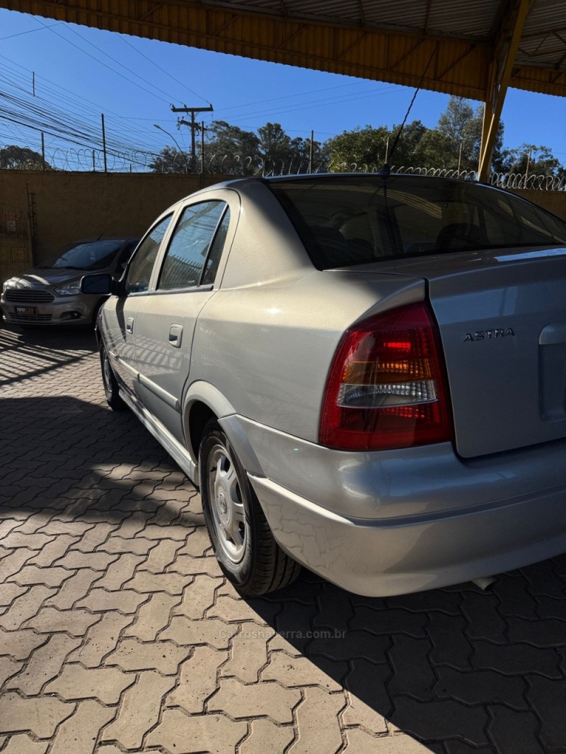 ASTRA 1.8 MPFI MILLENIUM II SEDAN 8V GASOLINA 4P MANUAL - 2001 - CAXIAS DO SUL