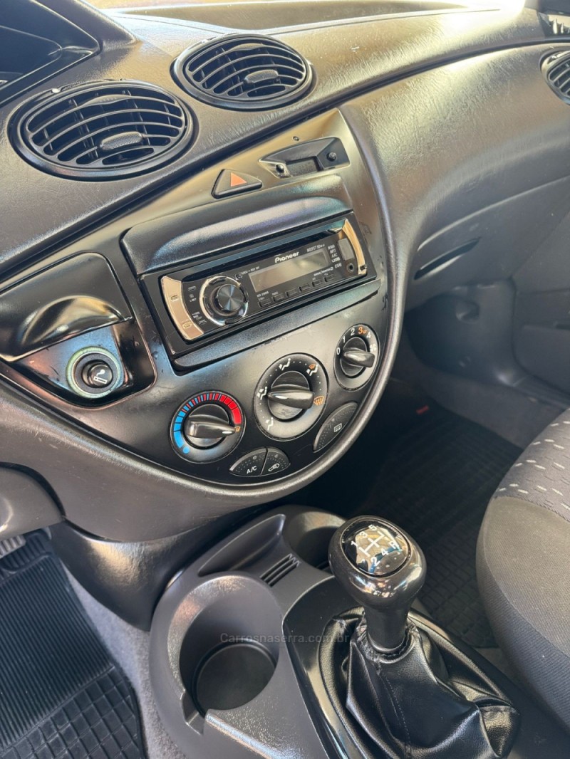 FOCUS 1.6 8V FLEX 4P MANUAL - 2005 - CAXIAS DO SUL