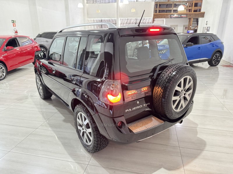 PAJERO TR4 2.0 4X4 16V 140CV FLEX 4P AUTOMÁTICO - 2014 - CAXIAS DO SUL