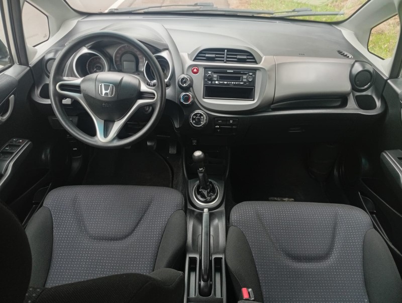 FIT 1.4 LX 8V FLEX 4P MANUAL - 2011 - VENâNCIO AIRES