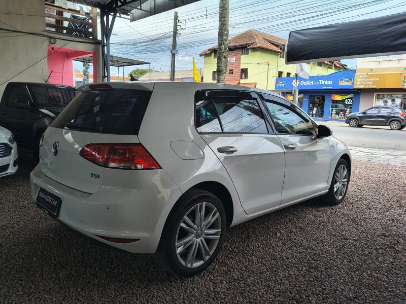 GOLF 1.0 TSI COMFORTLINE 12V TOTAL FLEX 4P MANUAL - 2017 - CANELA