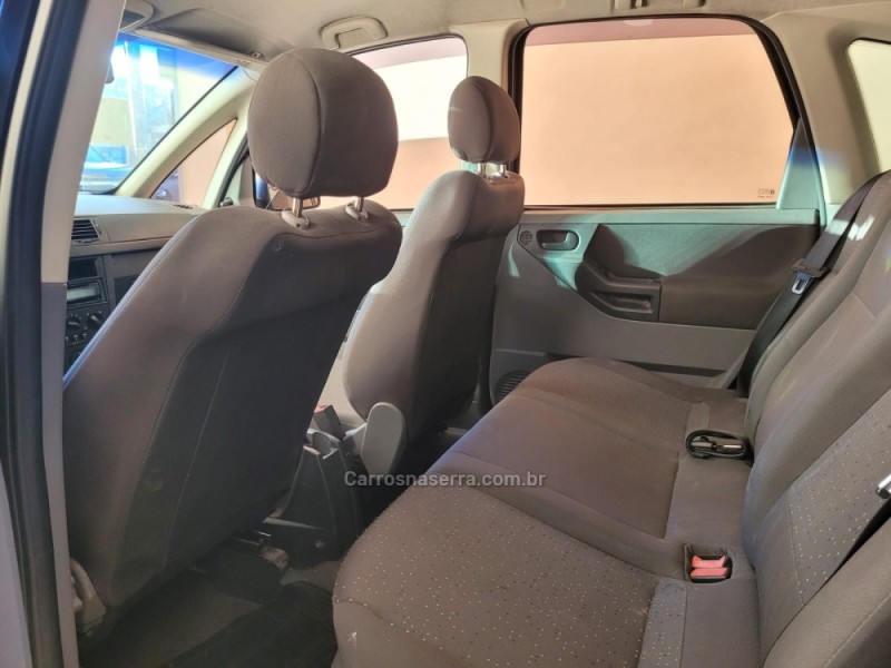 MERIVA 1.4 MPFI JOY 8V FLEX 4P MANUAL - 2011 - CANELA