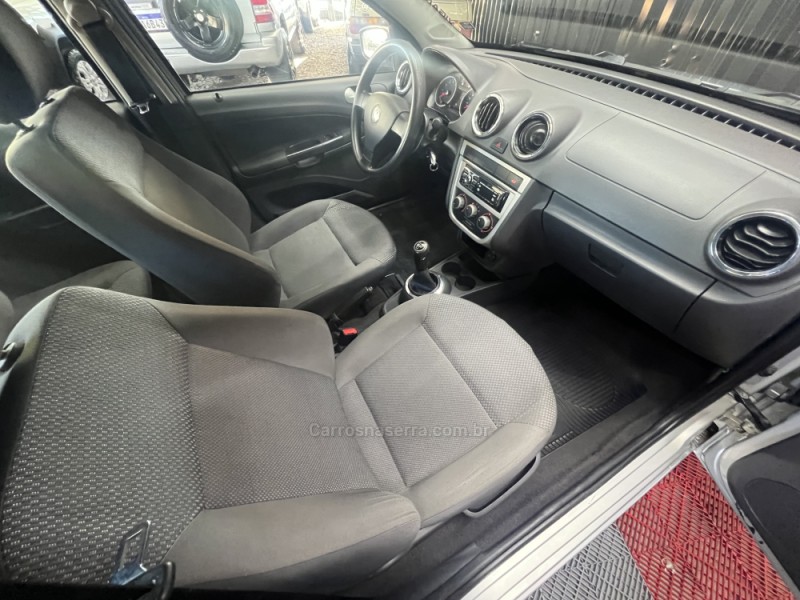 VOYAGE 1.0 MI CITY 8V FLEX 4P MANUAL - 2011 - CAXIAS DO SUL