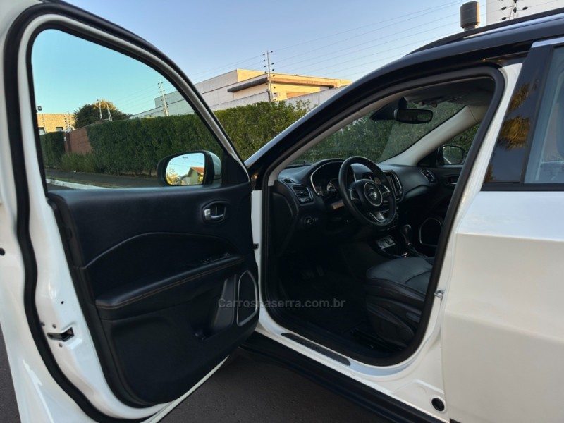 COMPASS 2.0 16V FLEX LIMITED AUTOMÁTICO - 2017 - SãO LEOPOLDO