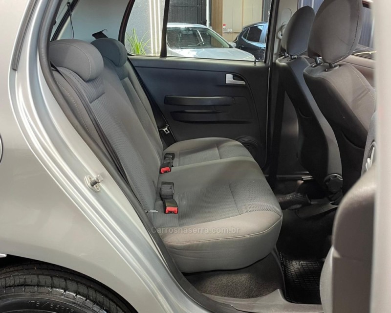 FOX 1.0 MI 8V FLEX 4P MANUAL - 2009 - VACARIA
