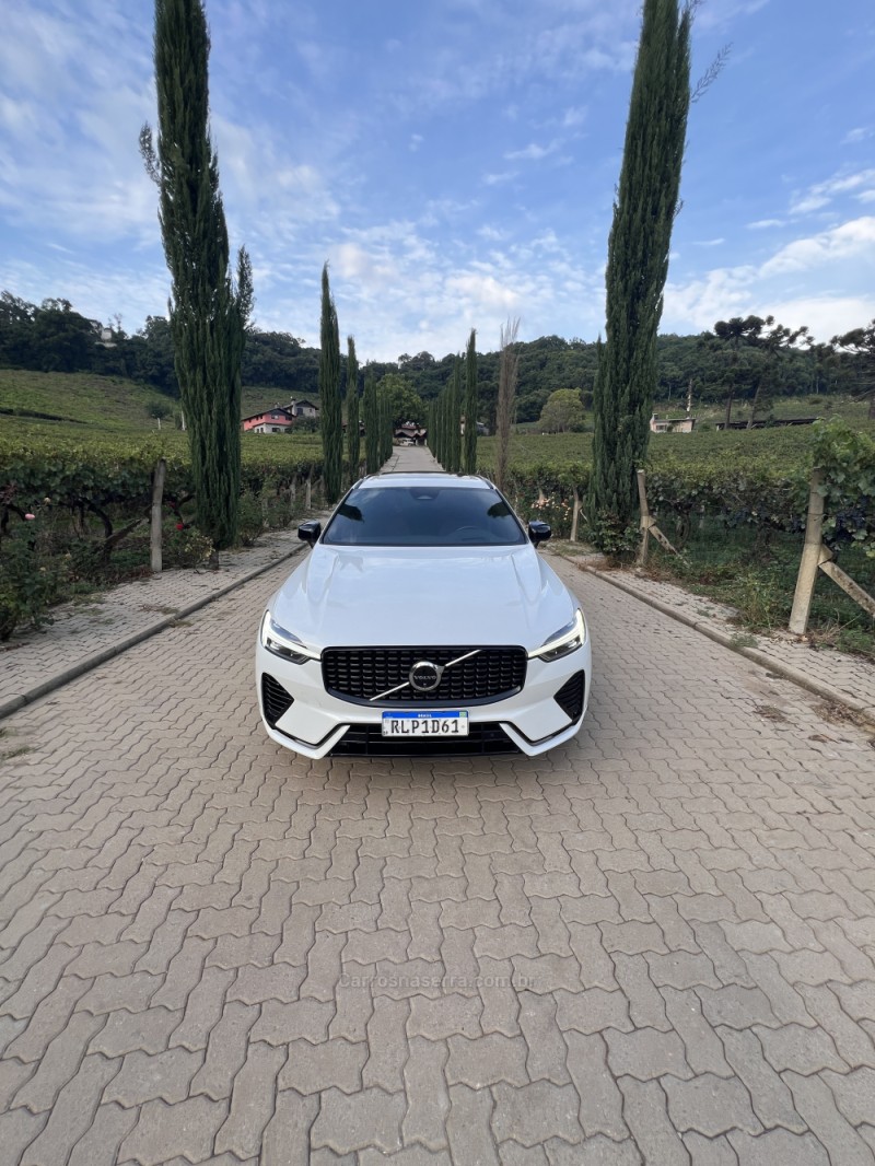 XC60 2.0 T8 R DESIGN HYBRID GASOLINA 4P AUTOMÁTICO - 2022 - CAXIAS DO SUL