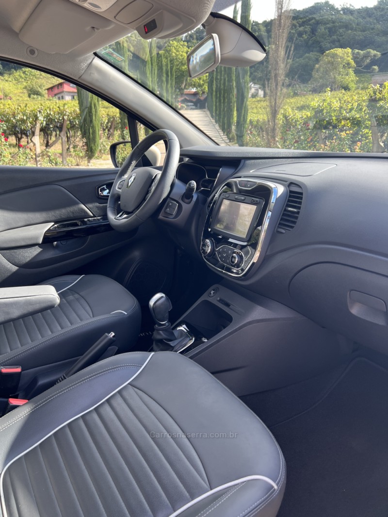 CAPTUR 1.6 16V FLEX INTENSE AUTOMÁTICO - 2018 - CAXIAS DO SUL