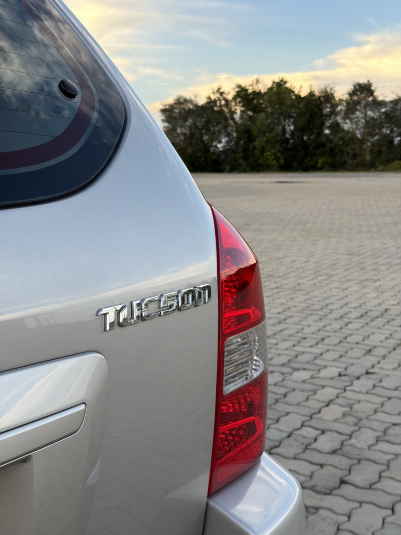 TUCSON 2.0 MPFI GL 16V 142CV 2WD GASOLINA 4P MANUAL - 2010 - ANTôNIO PRADO