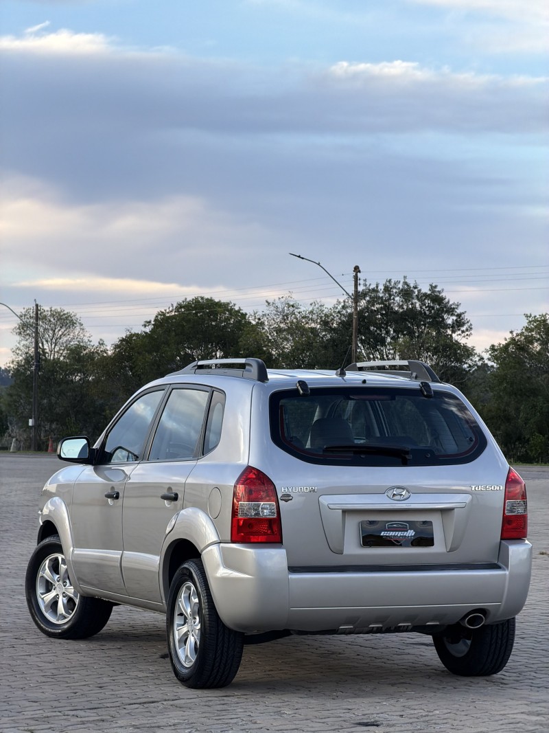 TUCSON 2.0 MPFI GL 16V 142CV 2WD GASOLINA 4P MANUAL - 2010 - ANTôNIO PRADO