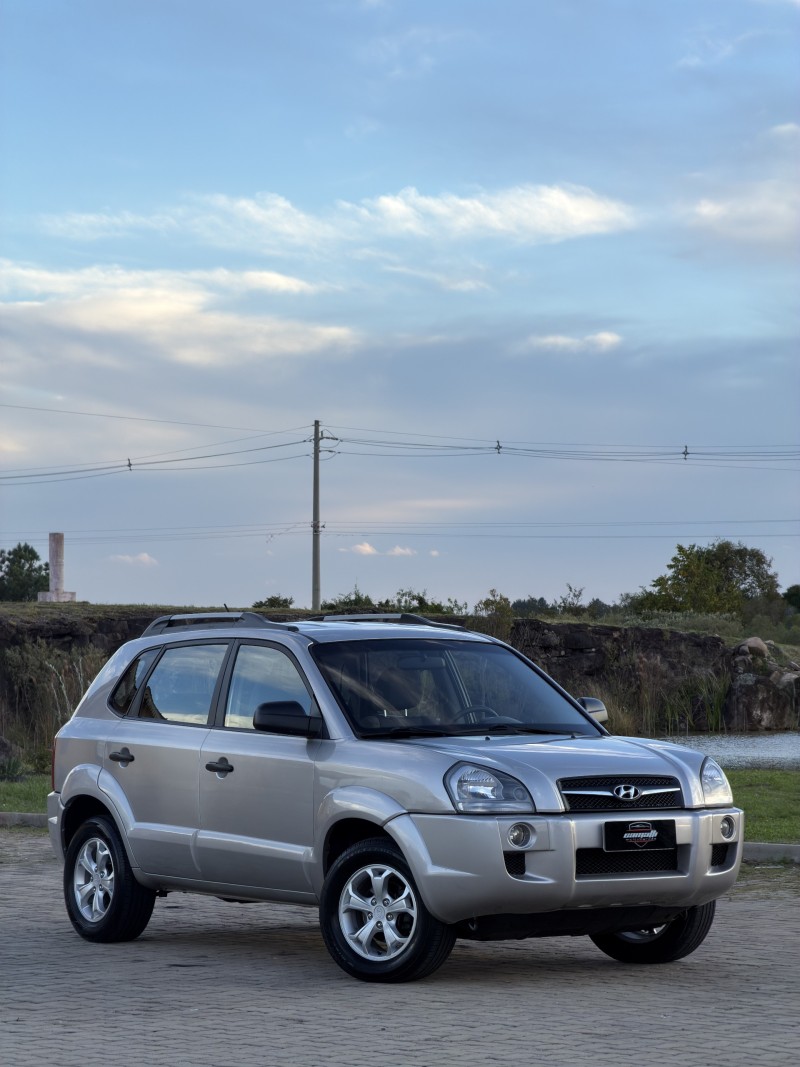 TUCSON 2.0 MPFI GL 16V 142CV 2WD GASOLINA 4P MANUAL - 2010 - ANTôNIO PRADO