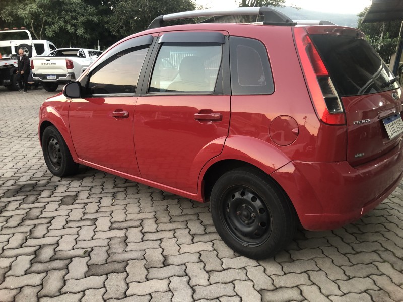 FIESTA 1.6 MPI 8V GASOLINA 4P MANUAL - 2013 - VALE REAL